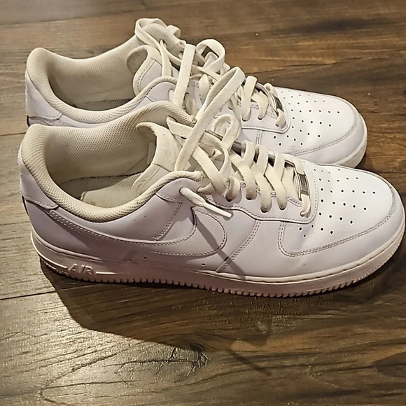 Nike Other - Mens Nike Air Force Ones white sz 11